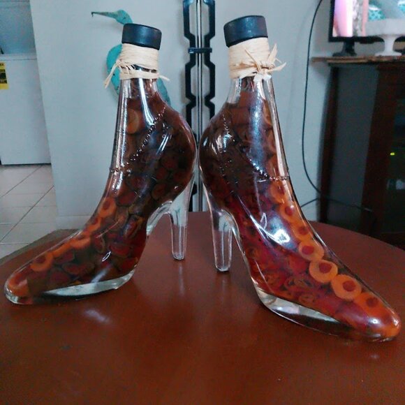 Shonfeld's Chili Infused Vinegar w/ Olives and Peppers in Glass Shoe bottle - Picture 2 of 5